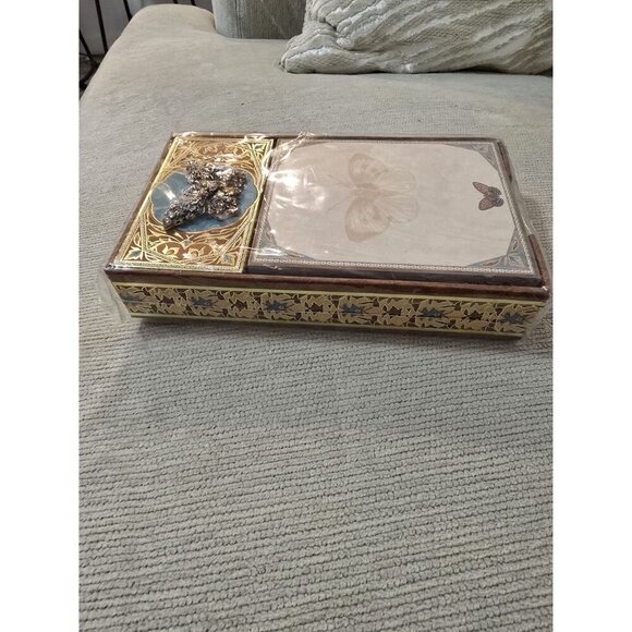 - NEW Sealed Punch Studio Embossed Butterfly Desk Memo Cube Stationary - Picture 4 of 6